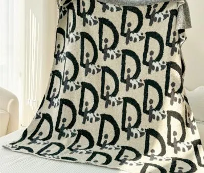 Black Printed Flannel Raschel Bedding Home Textile Warm Cozy Double Coverlets Plush Comforter Ultra Soft Bedspread Premium Bed Cover ODM/OEM Milk Velvet Blanket 